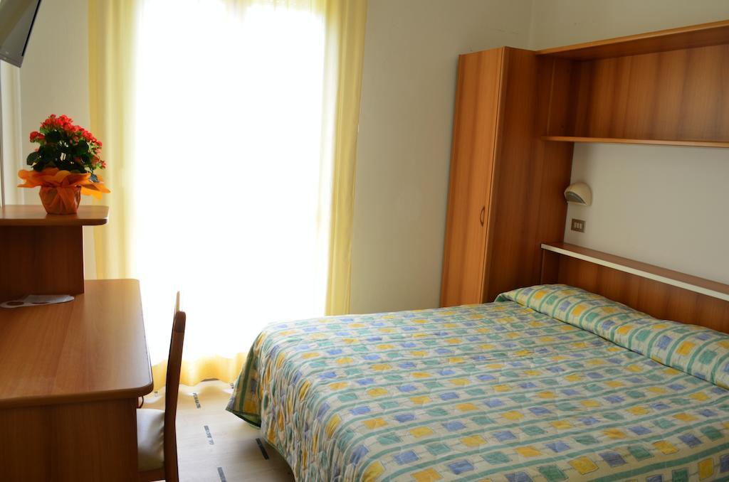 Hotel Zani Cervia Pokój zdjęcie