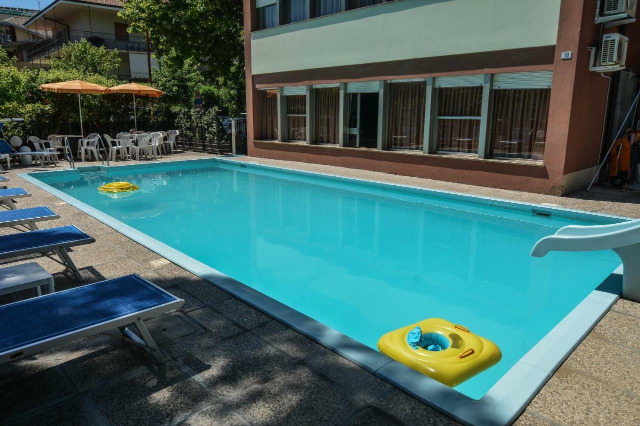 Hotel Zani Cervia Zewnętrze zdjęcie